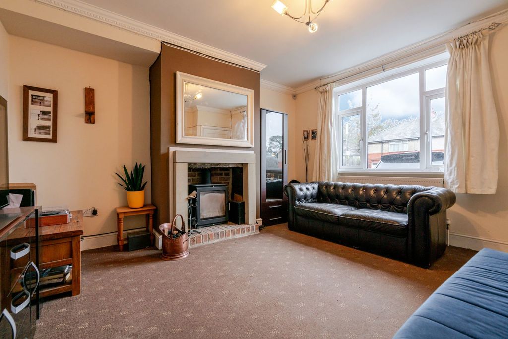 Property photo 2 of 23