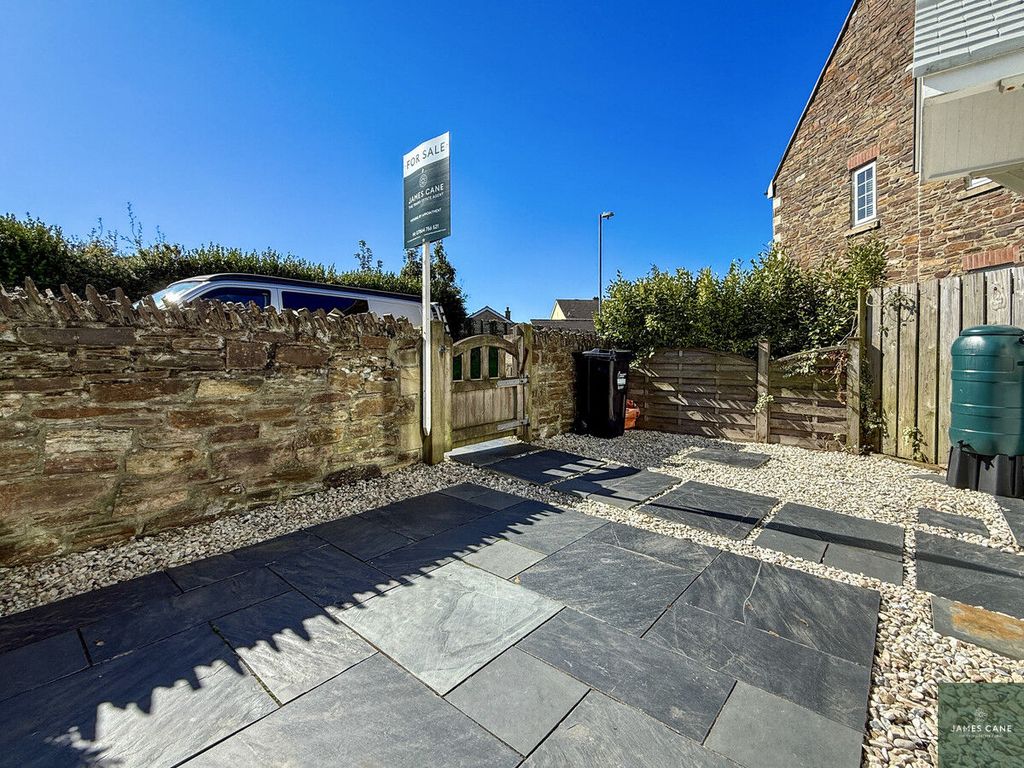 Property photo 3 of 15