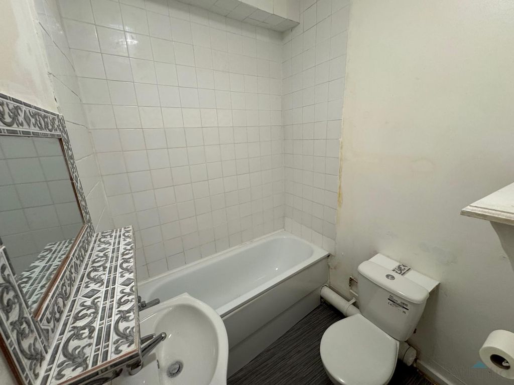 Property photo 3 of 3 Gallery