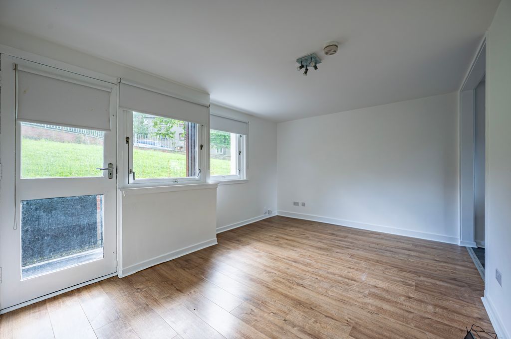 Property photo 3 of 26