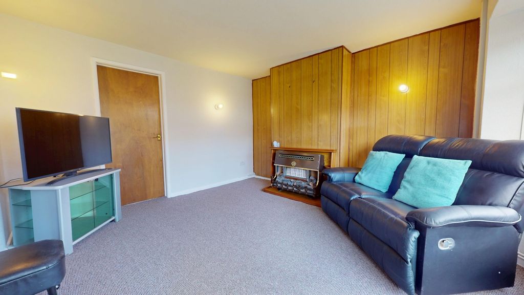 Property photo 3 of 18 4405605