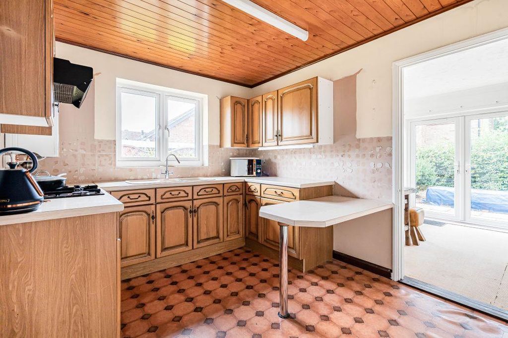 Property photo 3 of 18 12_86722.Jpg