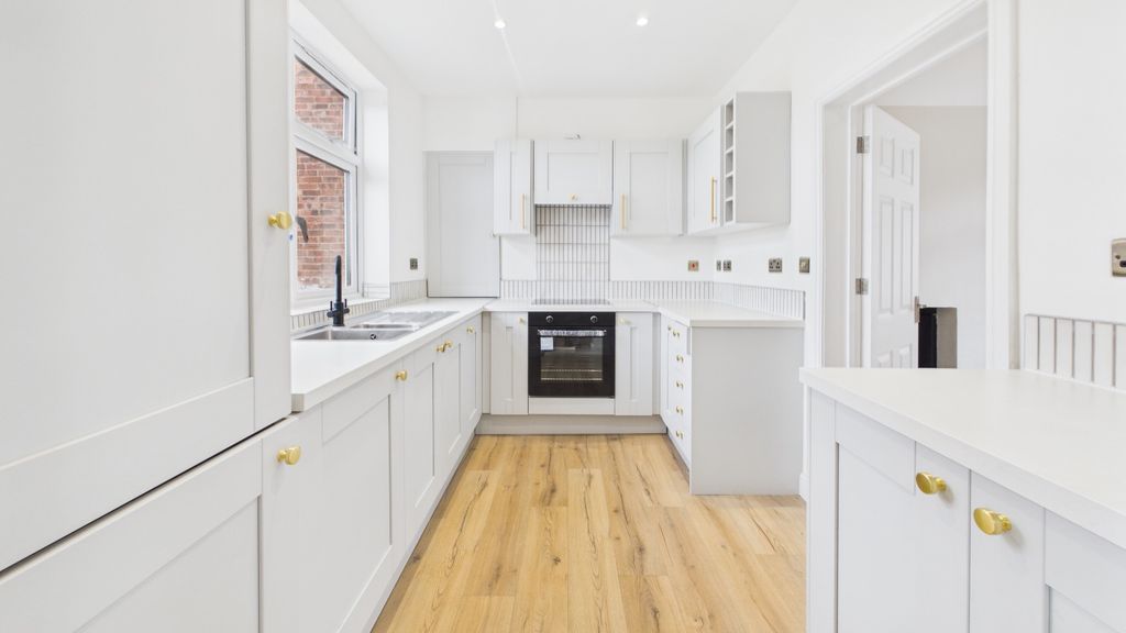 Property photo 3 of 32 5388994
