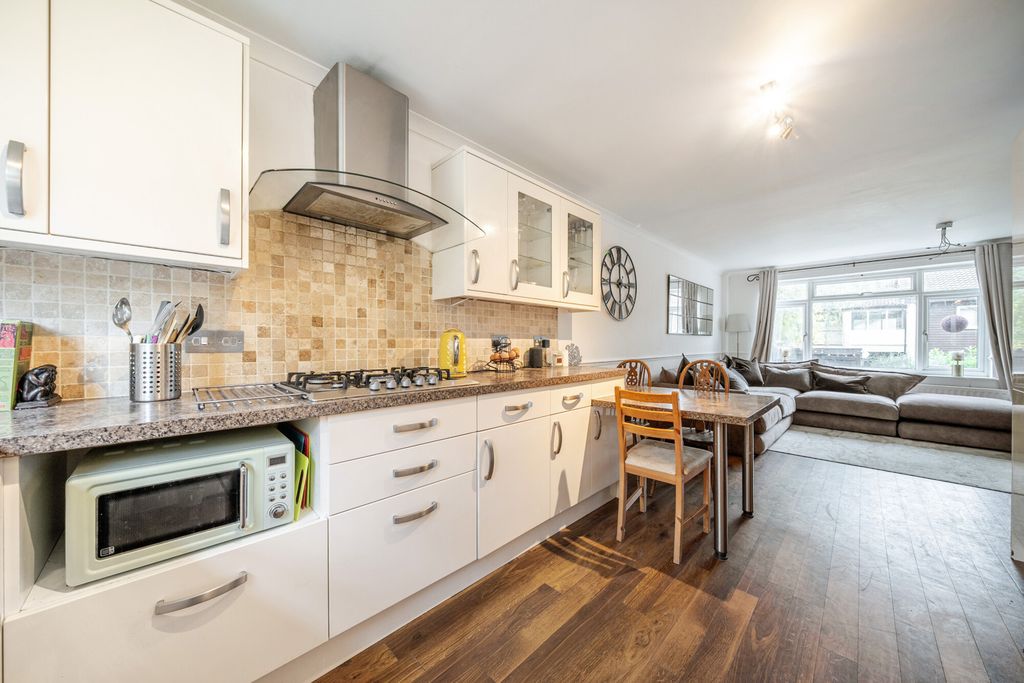 Property photo 3 of 22 Kitchen