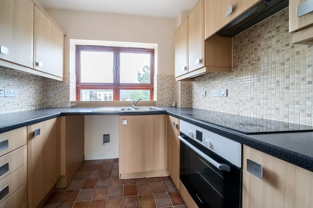 Property photo 2 of 18 Kitchen