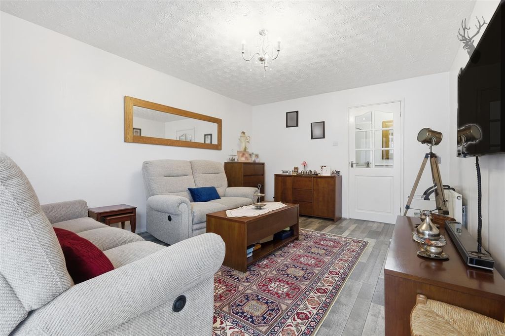 Property photo 3 of 23