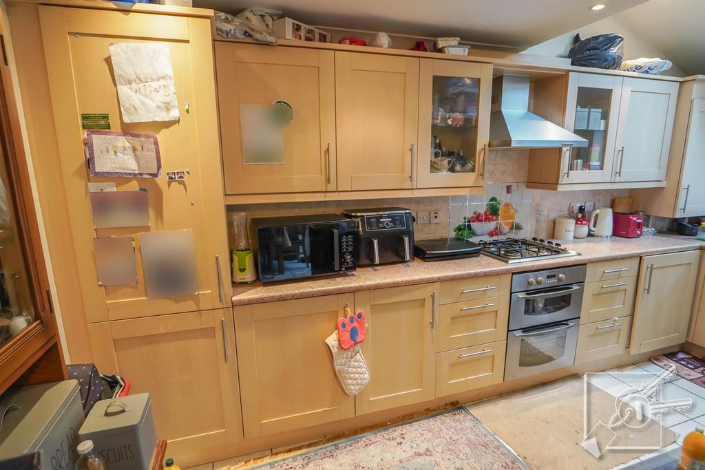 Property photo 2 of 20 Kitchen/ Diner