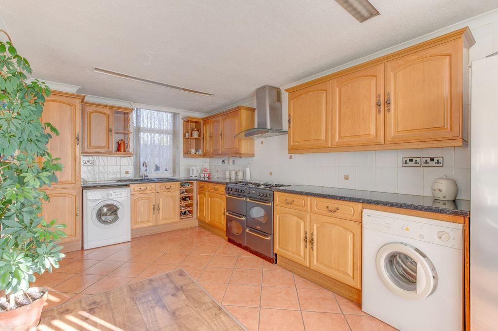 Property photo 2 of 16 Picture No. 39