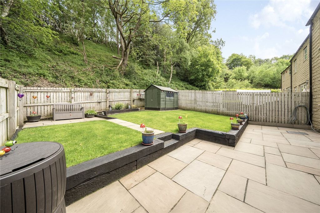 Property photo 2 of 19 Garden