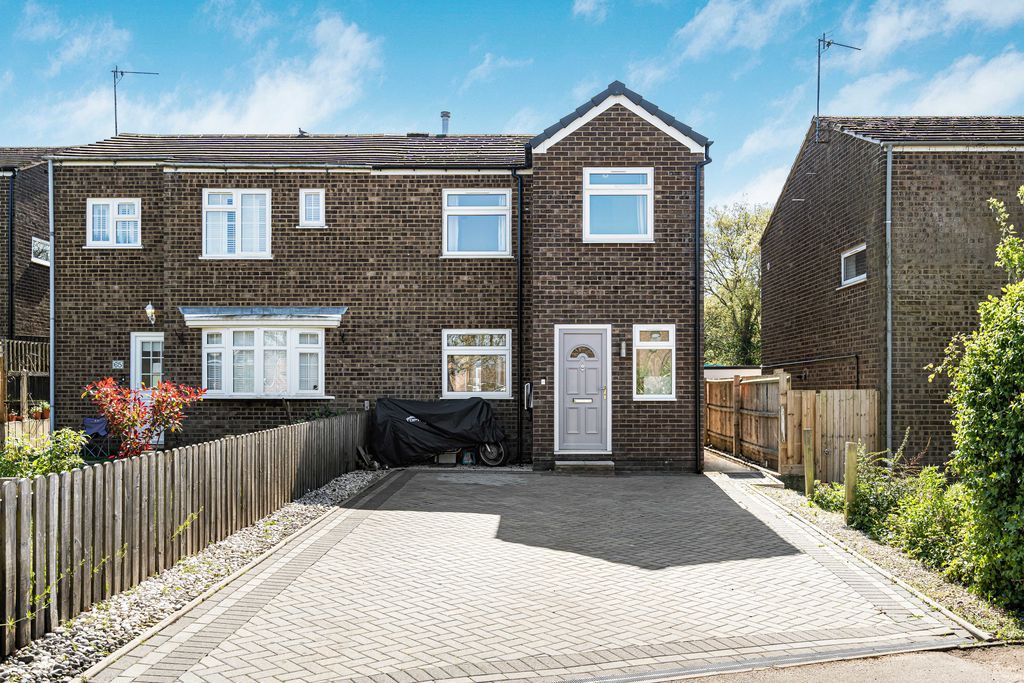 Property photo 1 of 12 Photo 13