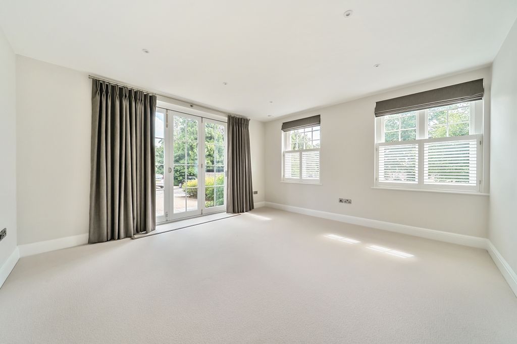 Property photo 3 of 7