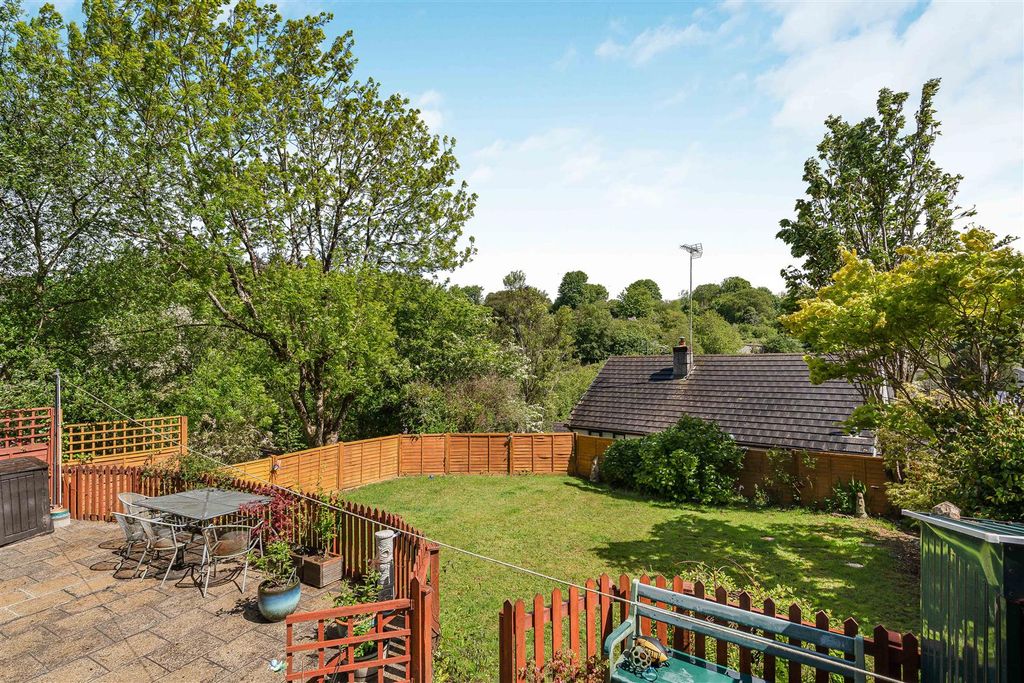 Property photo 2 of 22 Garden