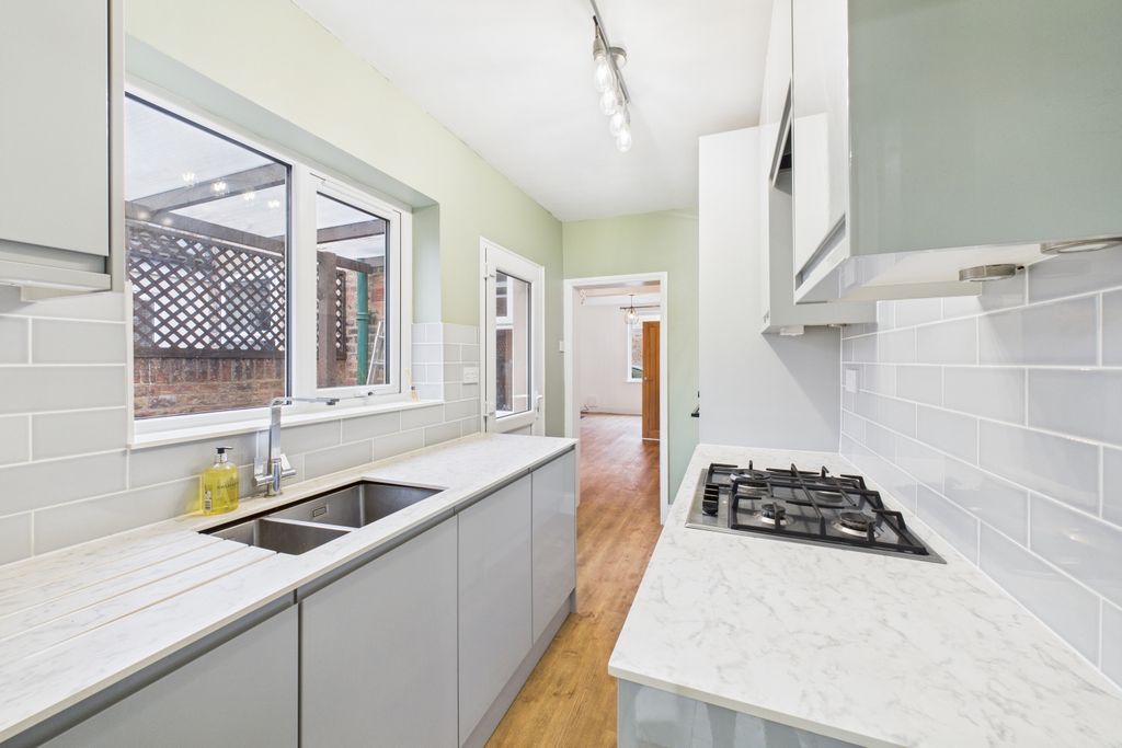 Property photo 2 of 14 Cam03162G0-Pr0390-Still010