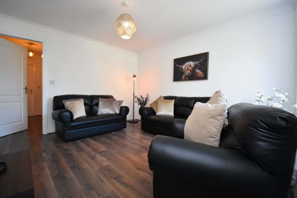 Property photo 3 of 32