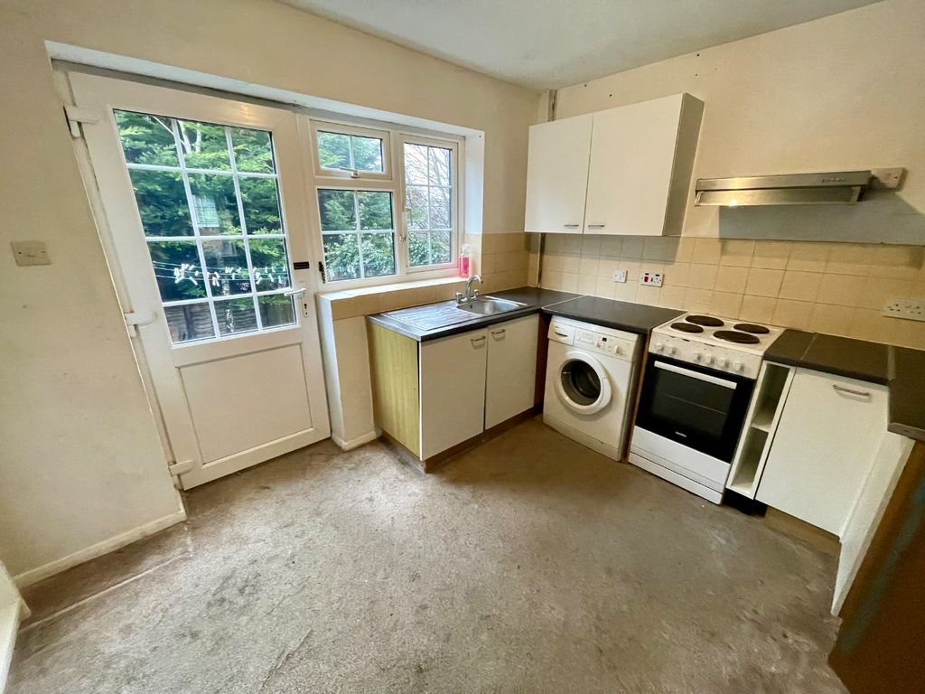 Property photo 3 of 8 4800552