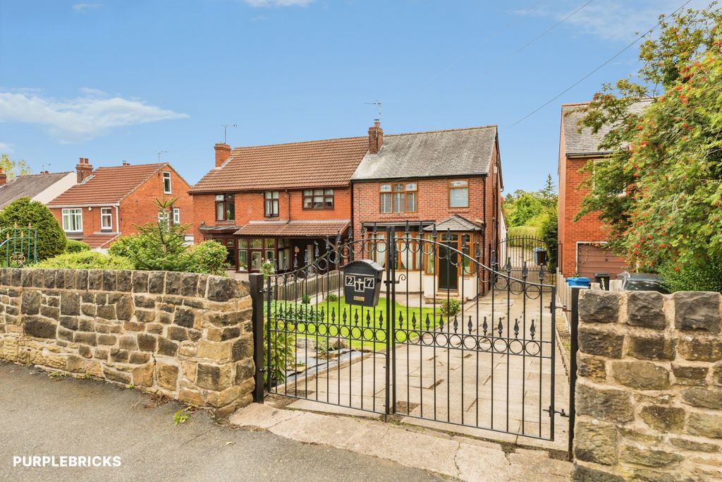 Property photo 2 of 33