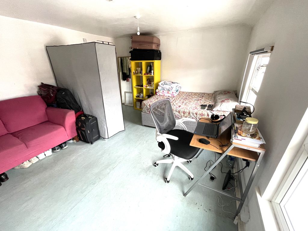 Property photo 1 of 7 Img_5396