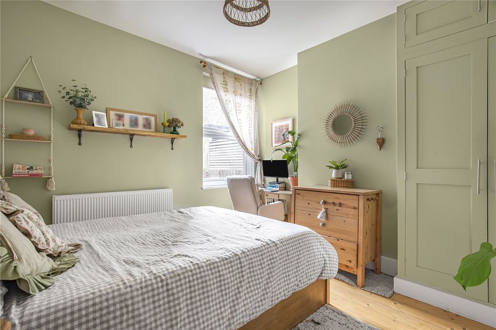 Property photo 2 of 14 Picture No. 23