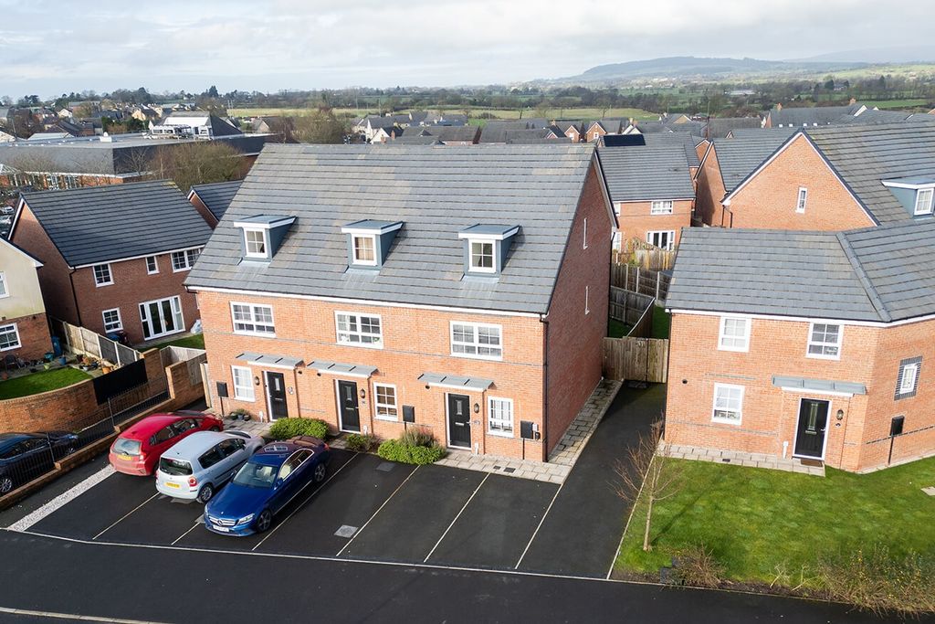 Property photo 1 of 28 4866983