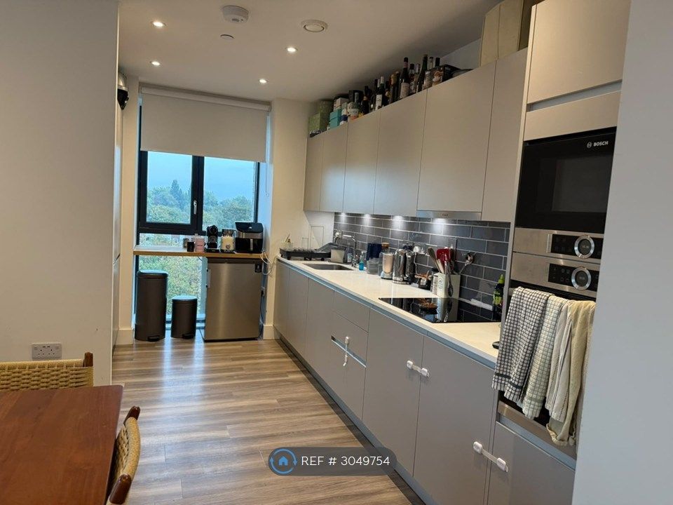 Property photo 2 of 10 Kitchen