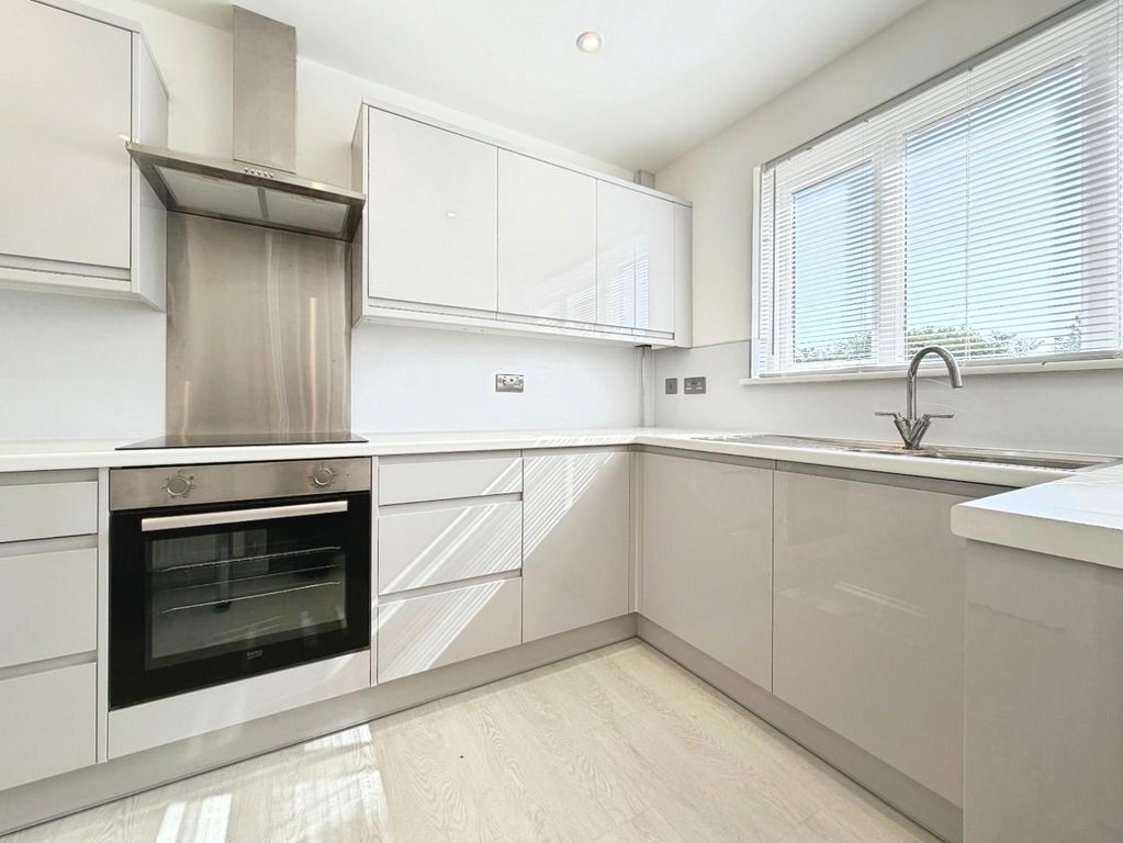 Property photo 1 of 25 Kitchen