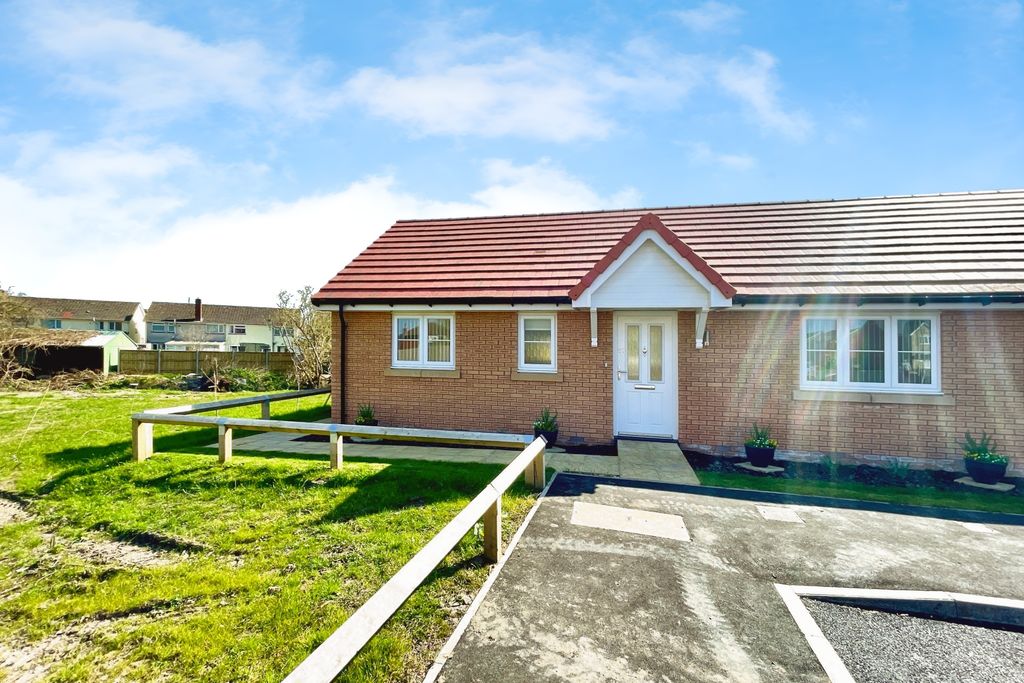Property photo 1 of 17 Photography