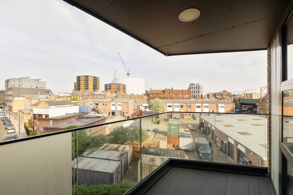 Property photo 3 of 10 Margerie Court E2