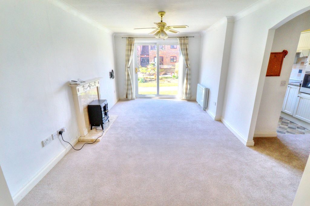 Property photo 2 of 11