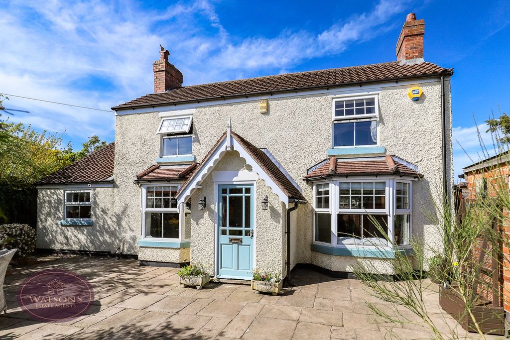 Property photo 2 of 33