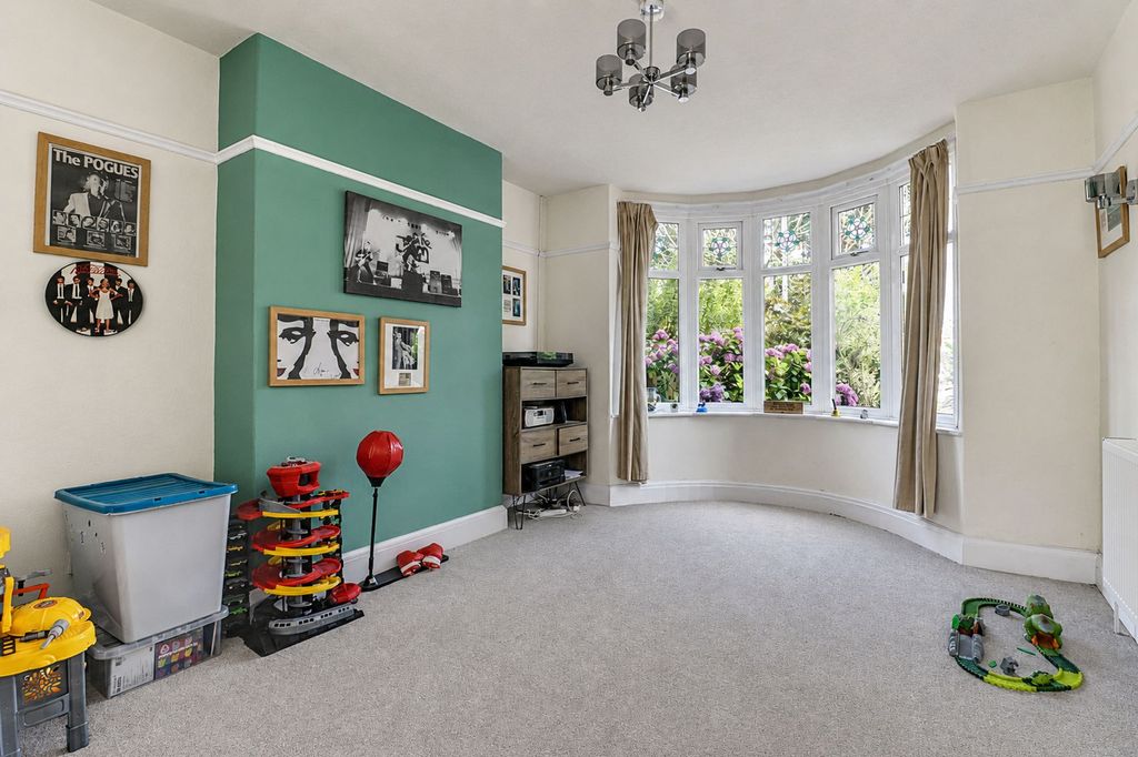Property photo 3 of 16