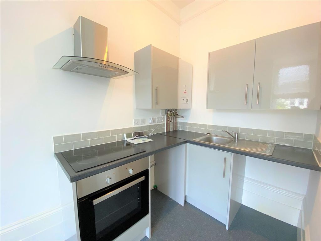 Property photo 3 of 7 Kitchen