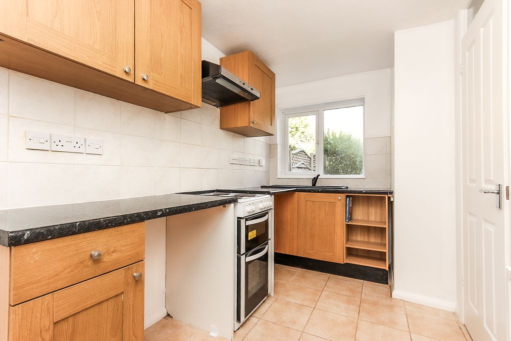 Property photo 2 of 8 Kitchen