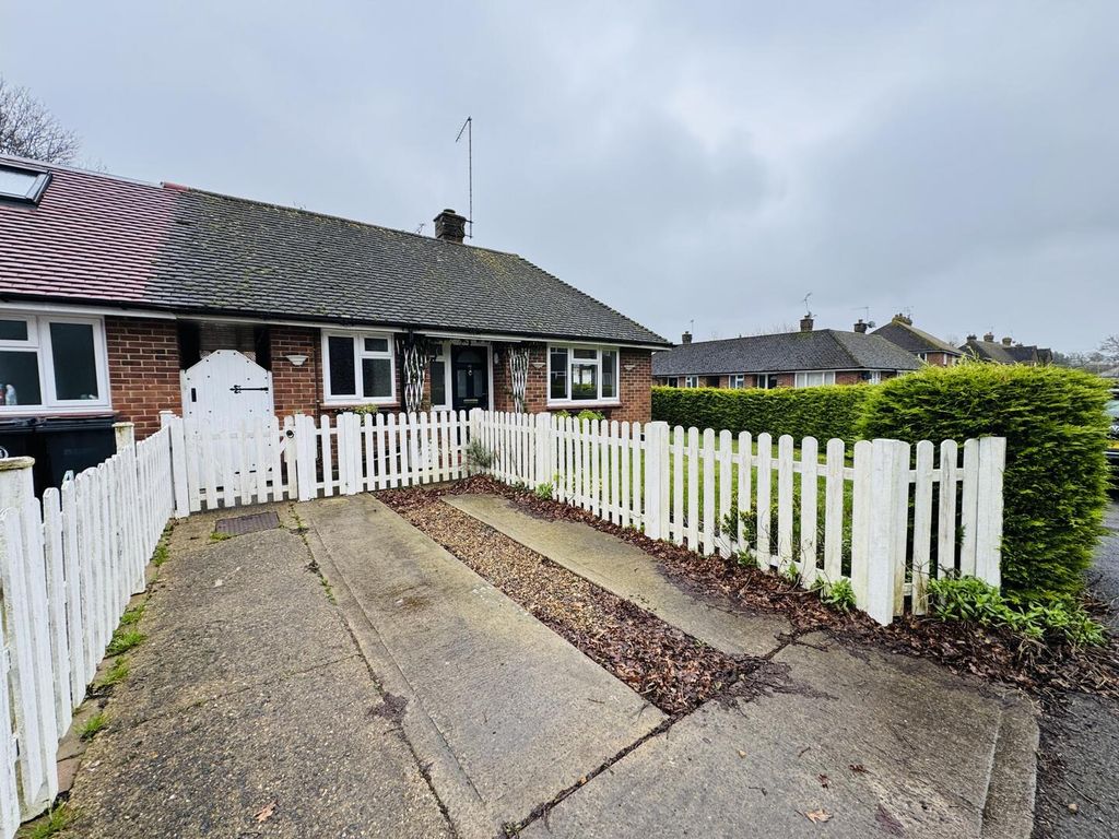 Property photo 2 of 16 Front (Exterior)