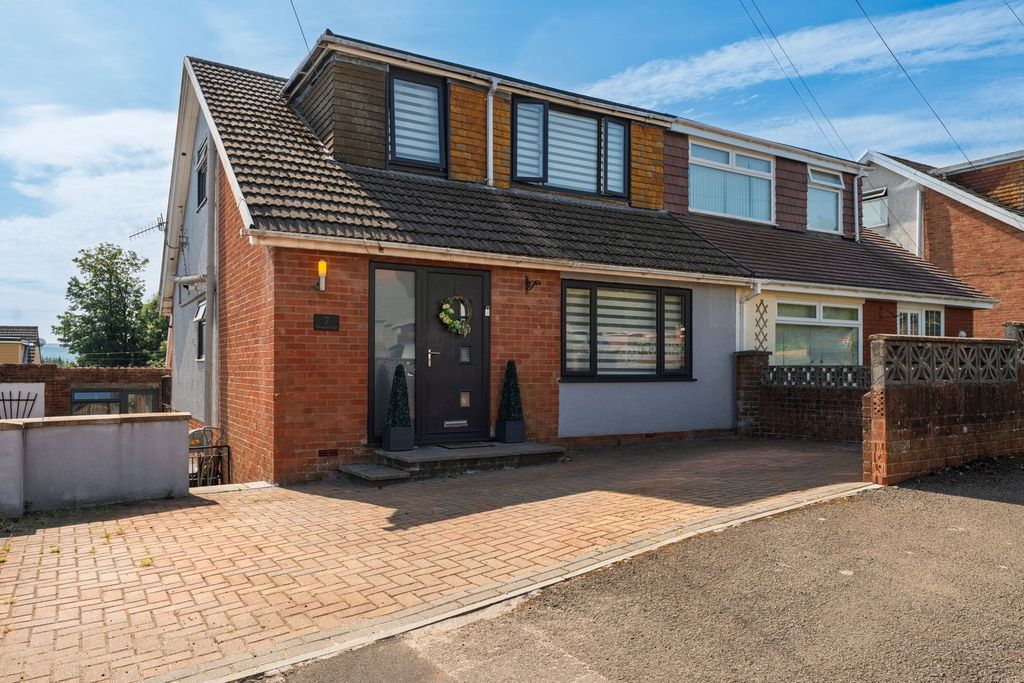 Property photo 1 of 33