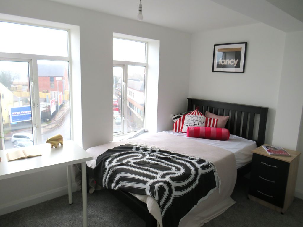 Property photo 1 of 6 Bedroom 1