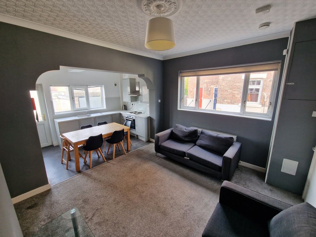 Property photo 2 of 12 Living Room