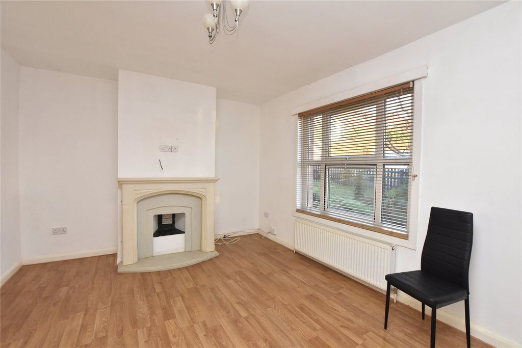 Property photo 3 of 12 Living Room