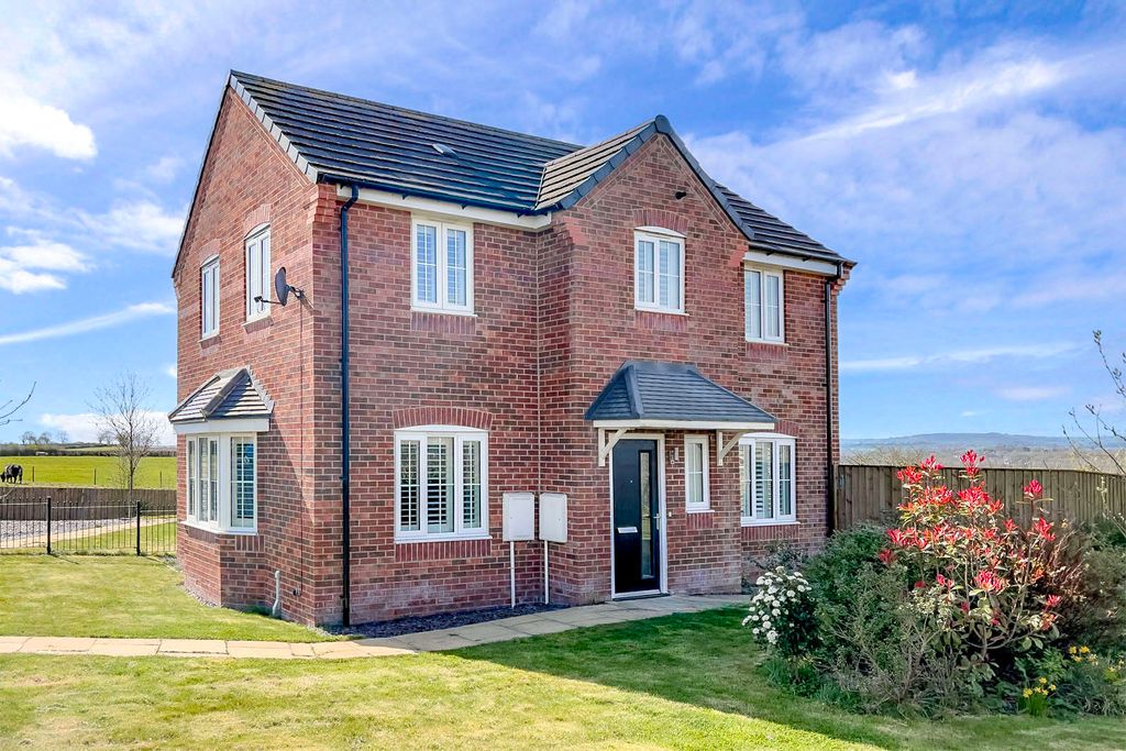 Property photo 1 of 13 Front