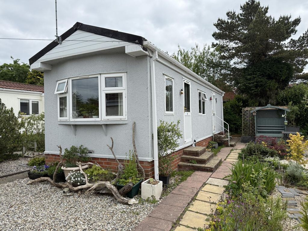 Property photo 1 of 9 Front (Exterior)