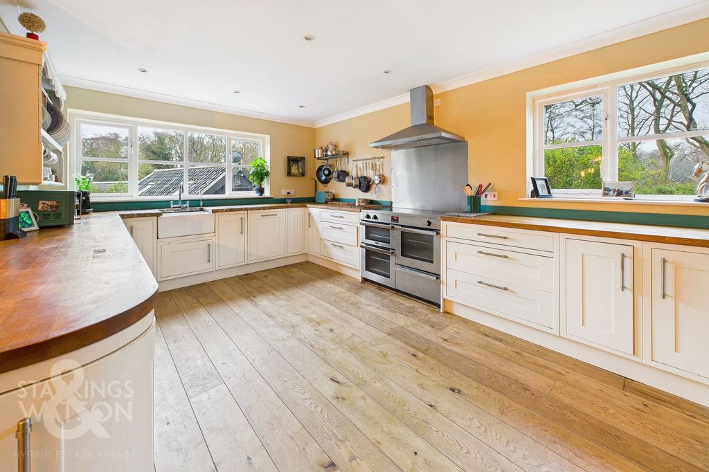 Property photo 3 of 40