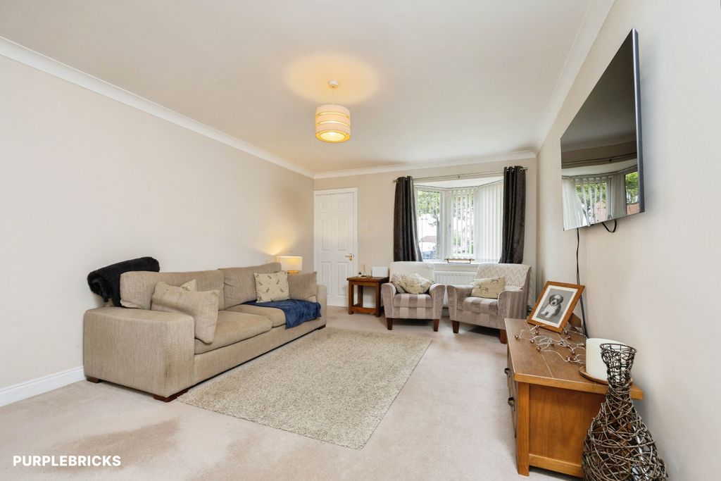 Property photo 2 of 21