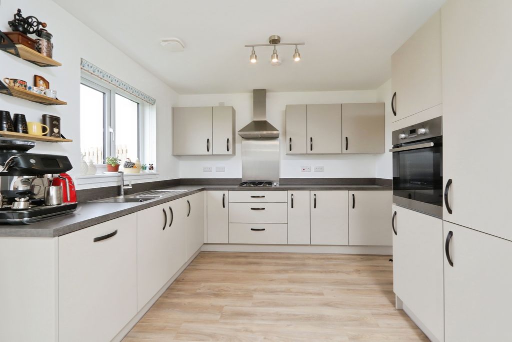 Additional image 4 of 4 bed detached house for saleArisaig Grove, Hamilton ML3