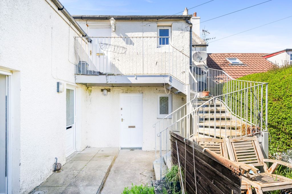 Property photo 1 of 12 Outside