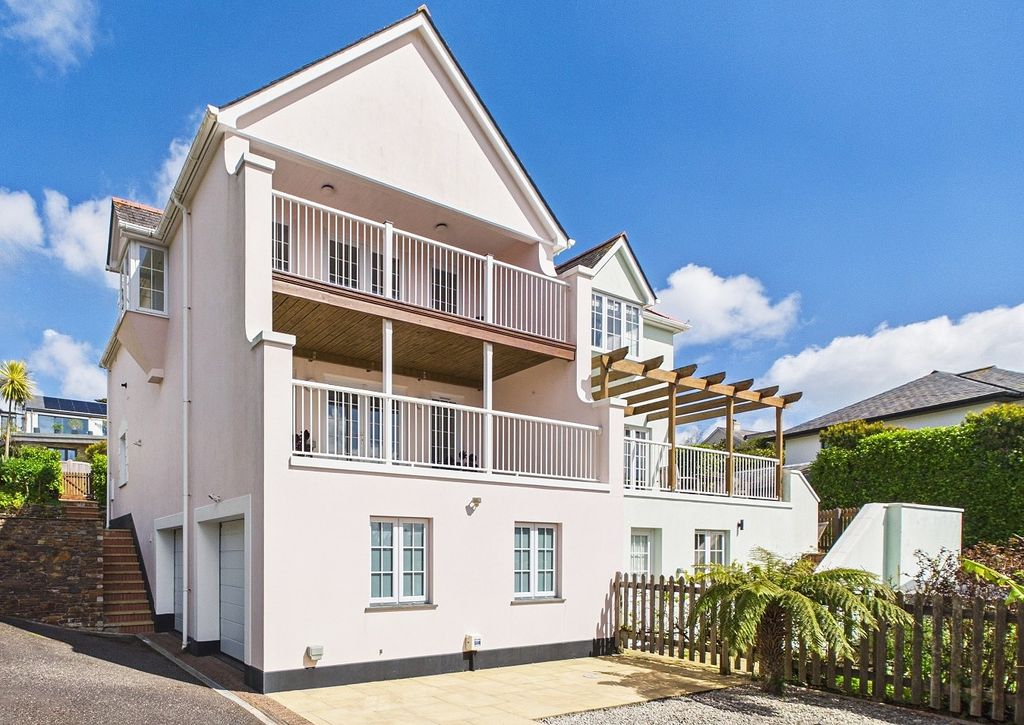 Property photo 2 of 31 3350533