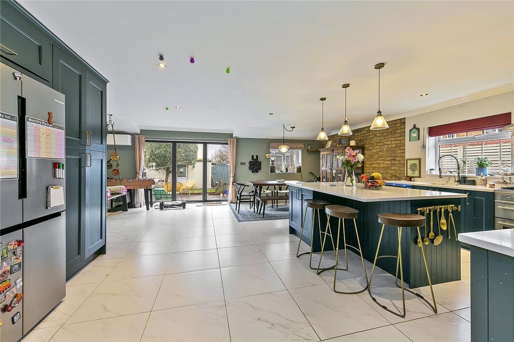 Property photo 3 of 25 Picture No. 11