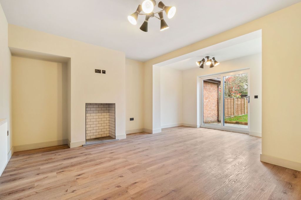 Property photo 3 of 21