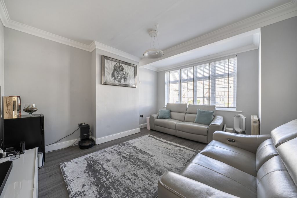 Property photo 3 of 18 1429958-15-69c576...