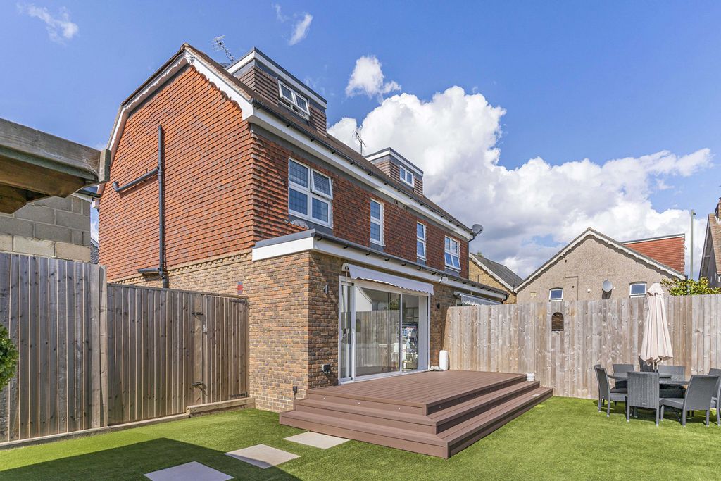 Property photo 1 of 36