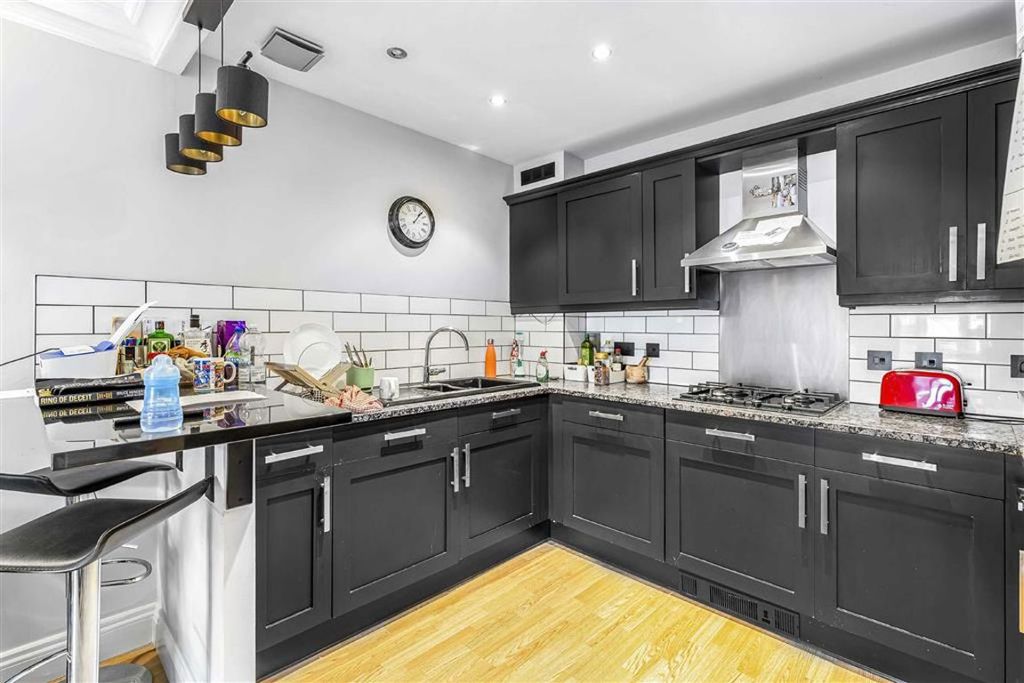 Property photo 3 of 5