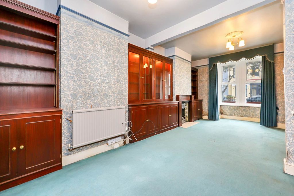 Property photo 2 of 19